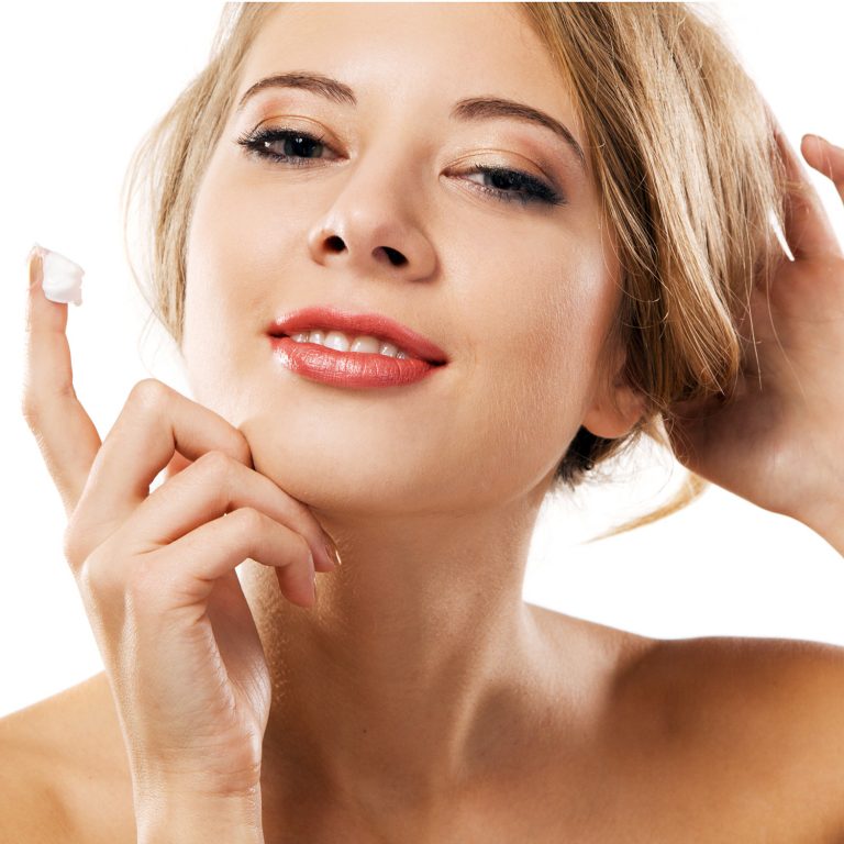 5 Bí quyết chăm sóc da mặt khô trở nên mịn màng trong tích tắc